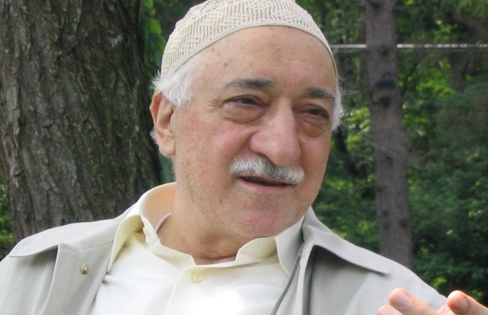 HOCAEFENDİ VE HİZMET